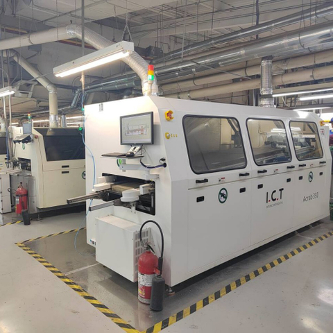 ICT | Niska cijena Stroj za valovito lemljenje PCB stolni raspršivač fluksa Stroj za DIP lemljenje