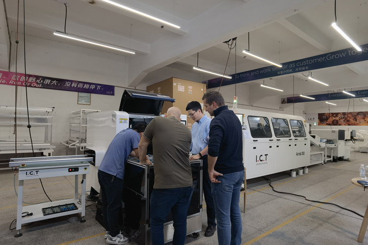 prilagođena automatska THT proizvodna linija