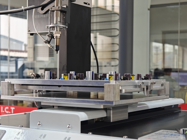 Test uzorka ICT robota za lemljenje 02