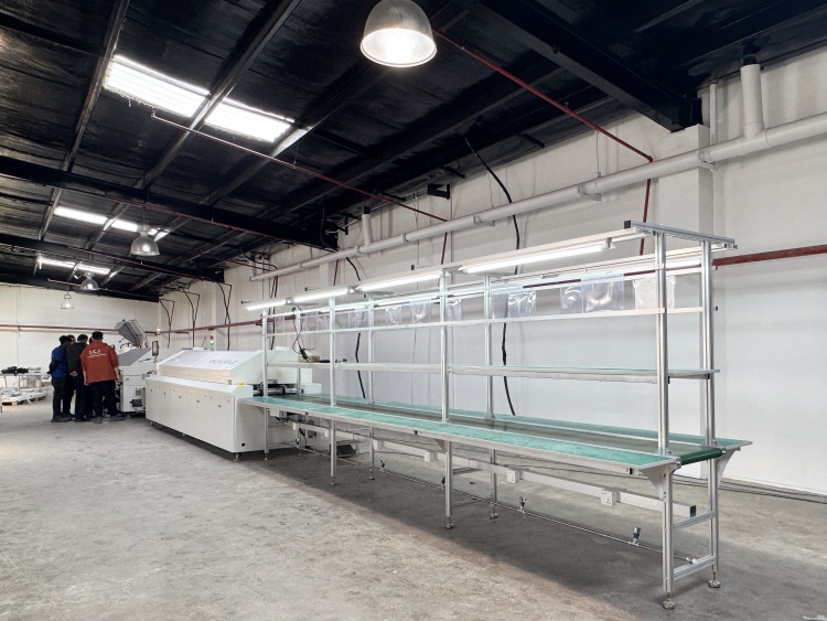 Polu-auto-LED proizvodna linija